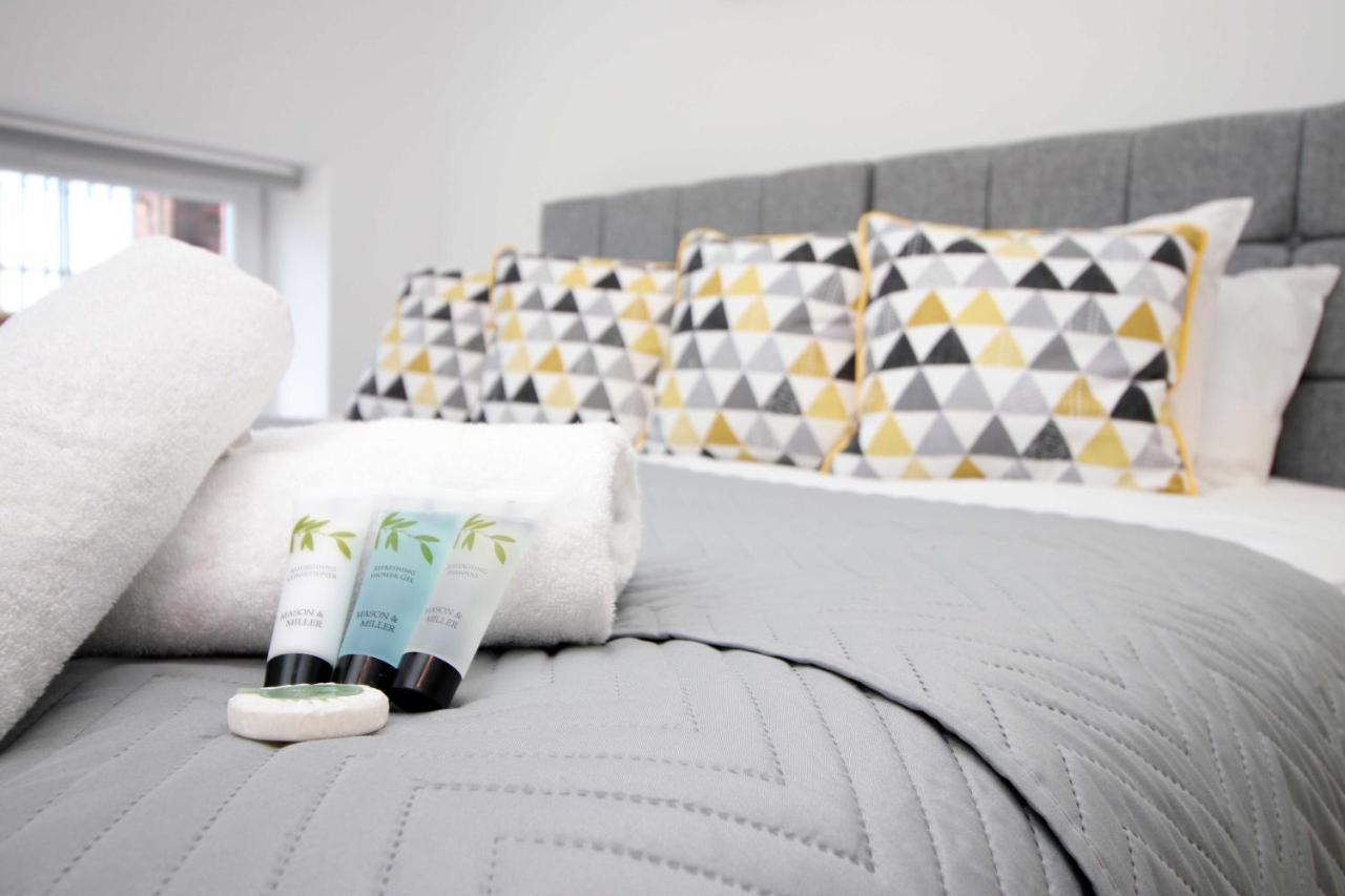 St Thomas Loft Views By Ssw - 2Br, Parking, Sleeps 4, Easy Access To City Centre, Marina, Beach And M4 สวอนซี ภายนอก รูปภาพ